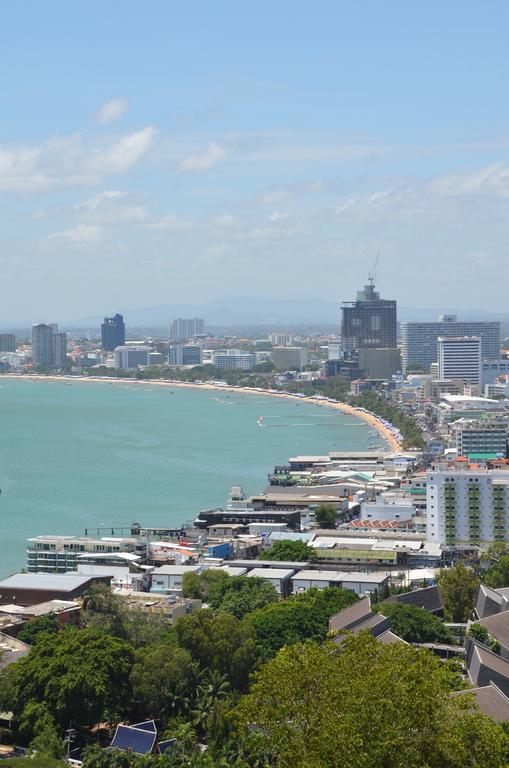 Lotus Art Guesthouse Pattaya Exterior photo