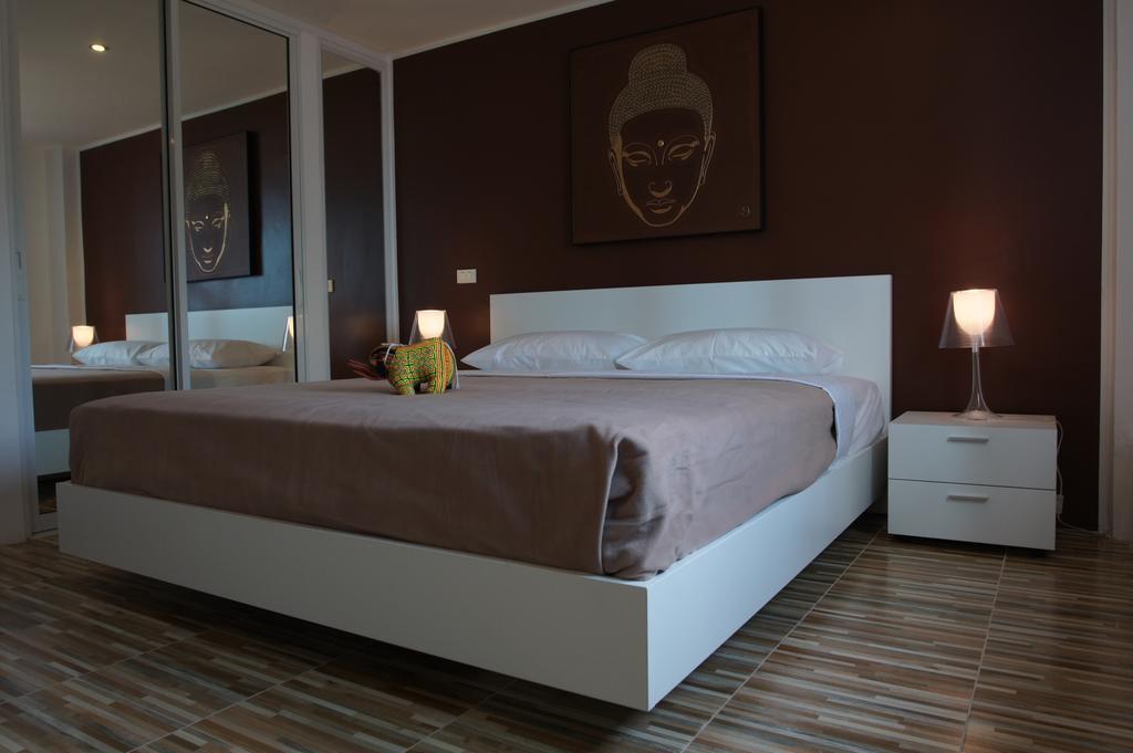 Lotus Art Guesthouse Pattaya Exterior photo